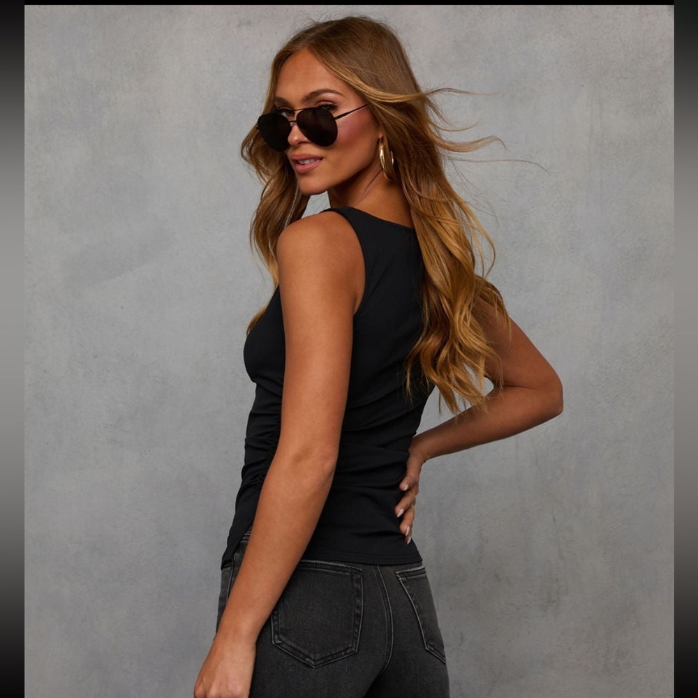 Vici Black Sleeveless Tank Top - Picture 4 of 12